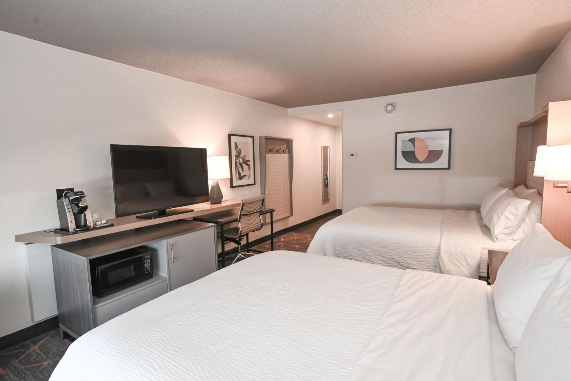 Holiday Inn Cleveland-Mayfield By Ihg Exteriör bild